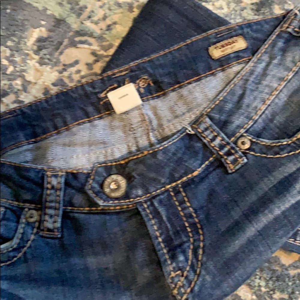 🐝 Silver Jeans 🐝 - Picture 2 of 3